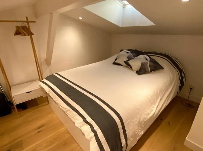 Saint Michel - Sublime T2 A Deux Pas Du Metro *